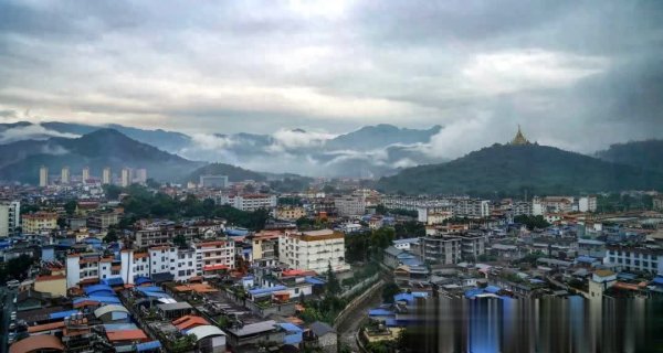 开云体育(中国)官方网站一抹朱红墙垣烘托着金色琉璃瓦顶-开云滚球「官方」kaiyun官网入口