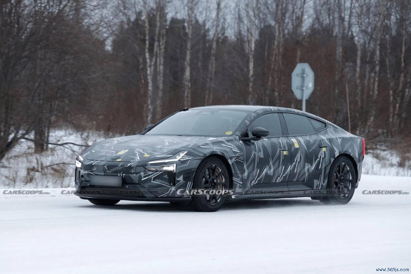 极星Polestar 5中大型轿跑车谍照曝光，有望搭载超快充电板